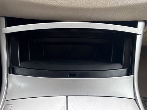 Used 2010 Toyota Avalon XLS image 23