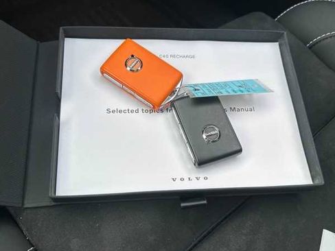 Used 2023 Volvo C40 P8 Recharge Ultimate image 4