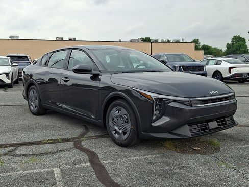 New 2026 Kia K4 FWD image 2