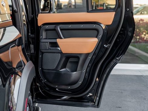 Used 2020 Land Rover Defender 110 X image 23