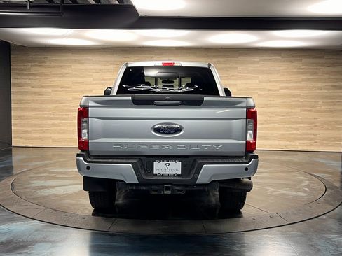 Used 2019 Ford F250 Lariat w/ Chrome Package image 24