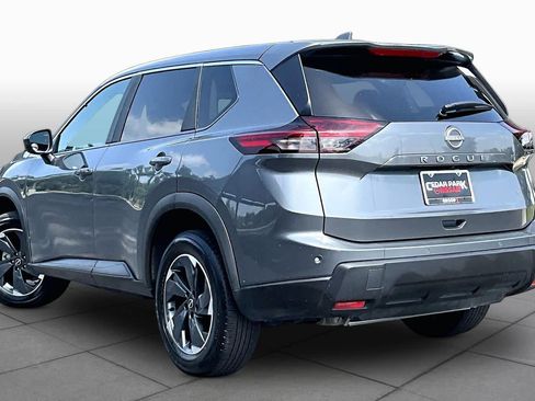 Used 2025 Nissan Rogue SV FWD image 12