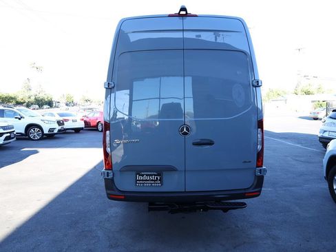 Used 2023 Mercedes-Benz Sprinter 2500 image 5