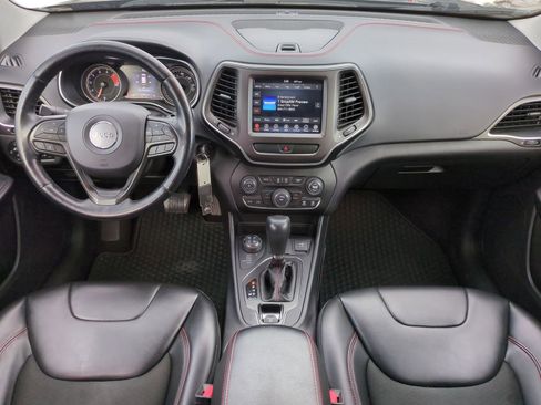 Used 2020 Jeep Cherokee Trailhawk w/ Cold Weather Group image 19