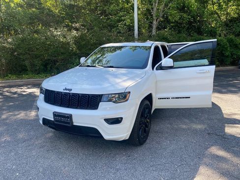Used 2019 Jeep Grand Cherokee Altitude AWD/4WD image 55