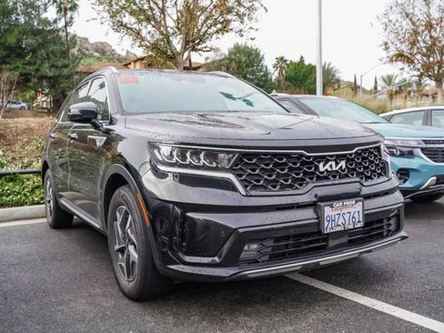 Certified 2023 Kia Sorento EX image 2