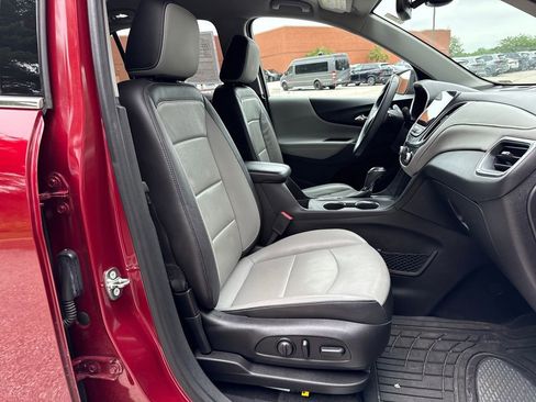 Used 2018 Chevrolet Equinox Premier FWD image 25
