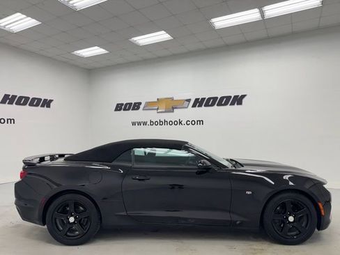 Used 2019 Chevrolet Camaro LT RWD image 4