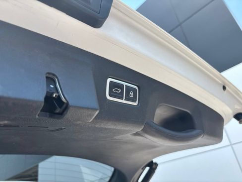 Certified 2023 Kia Sorento SX Prestige AWD/4WD image 22