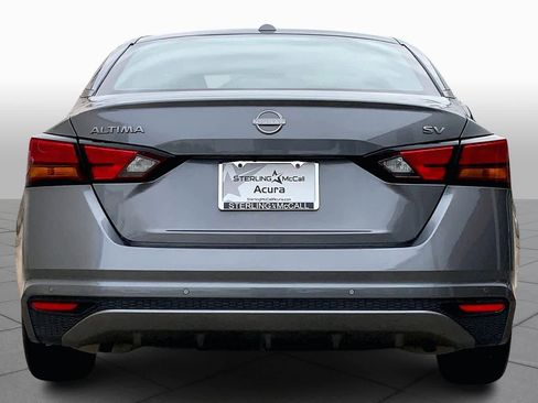 Used 2024 Nissan Altima 2.5 SV image 4