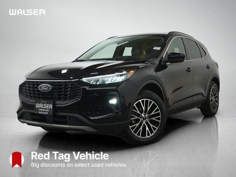Used 2025 Ford Escape SE w/ Class II Trailer Tow Package FWD image 1