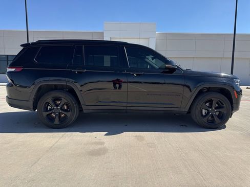 Used 2023 Jeep Grand Cherokee L Laredo image 6