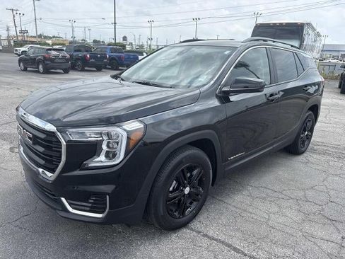 Used 2023 GMC Terrain SLE w/ Driver Convenience Package FWD image 3