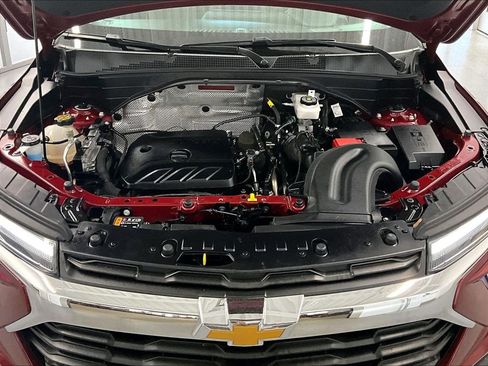 Used 2025 Chevrolet TrailBlazer LT AWD/4WD image 28