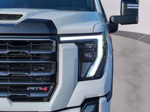 Used 2024 GMC Sierra 2500 AT4 w/ Technology Package AWD/4WD image 33