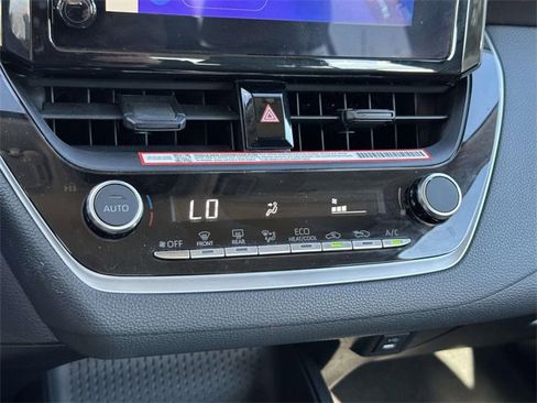 Used 2025 Toyota Corolla LE image 11