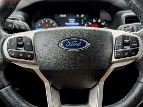 Used 2023 Ford Explorer XLT w/ Equipment Group 202A image 24