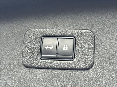 Certified 2022 Nissan Armada SV w/ SV Appearance Package image 18