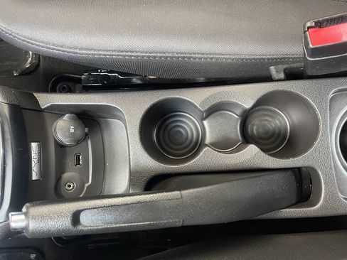 Used 2013 Ford Fiesta SE FWD image 23