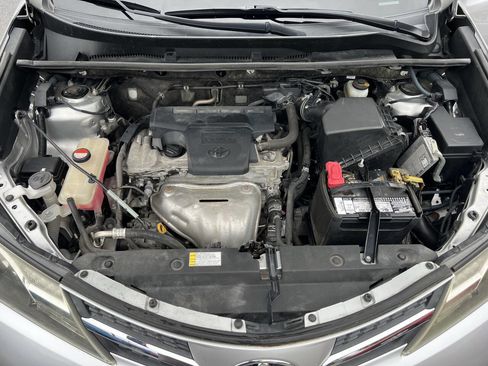 Used 2015 Toyota RAV4 LE image 14