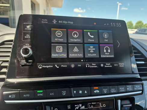 Used 2025 Honda Odyssey Elite image 17