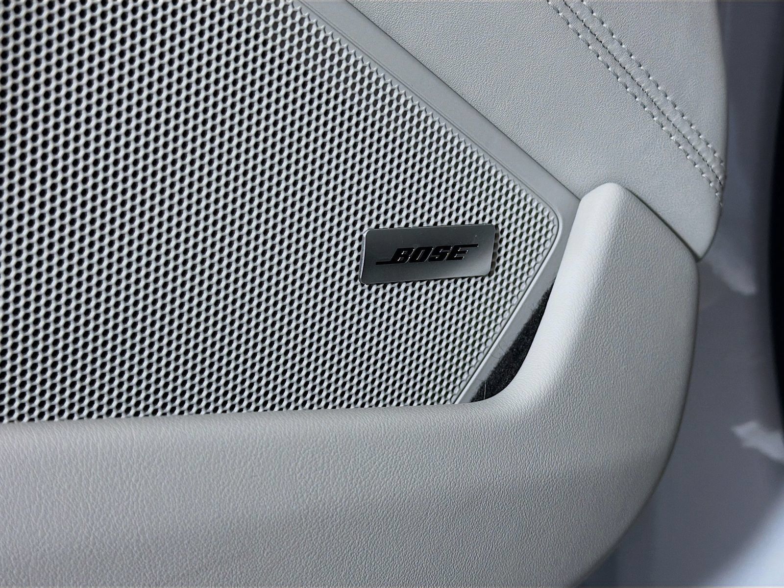 Used 2024 Porsche 911 Carrera RWD image 21