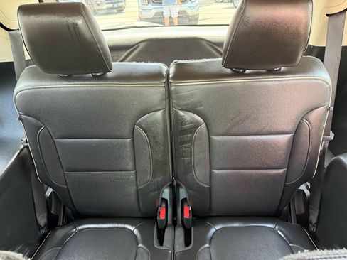 Used 2019 GMC Acadia Denali w/ Technology Package FWD image 17