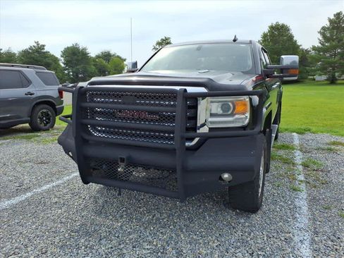 Used 2016 GMC Sierra 2500 SLT w/ All-Terrain HD Package AWD/4WD image 4