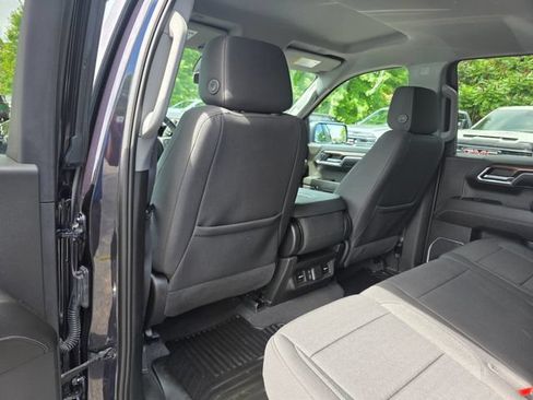 Used 2023 Chevrolet Silverado 1500 LT AWD/4WD image 17
