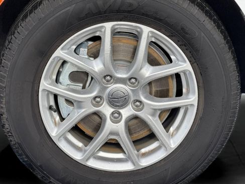 Used 2025 Chrysler Voyager LX image 26