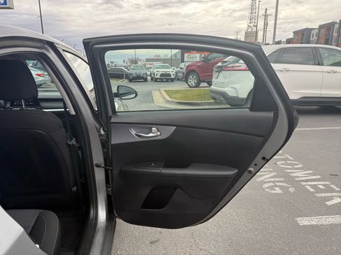 Used 2022 Kia Forte LXS w/ LXS Technology Package image 27