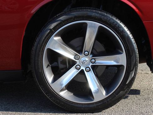 Used 2014 Dodge Challenger SXT RWD image 15