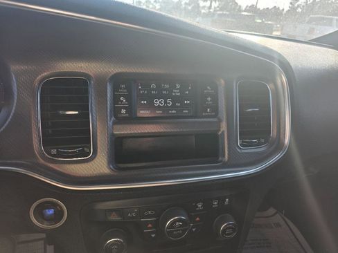 Used 2013 Dodge Charger SE image 15