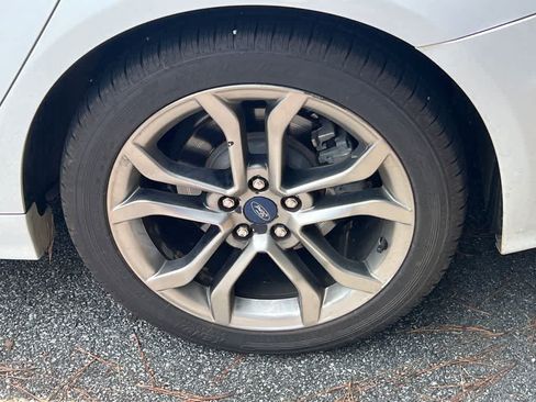 Used 2019 Ford Fusion SEL FWD image 4