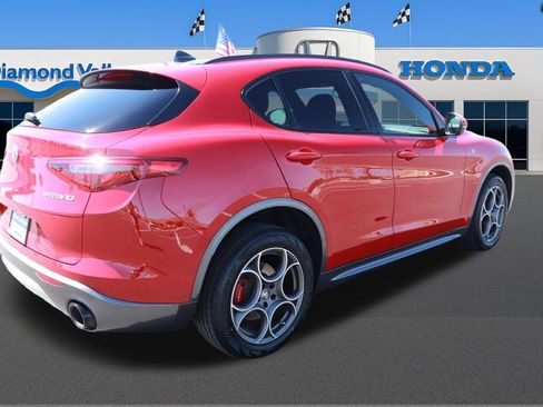 Used 2023 Alfa Romeo Stelvio Ti AWD/4WD image 8