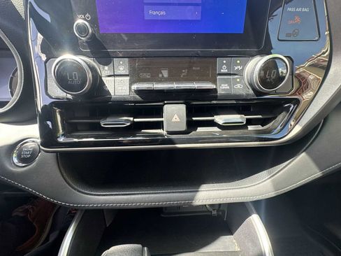 Used 2023 Toyota Highlander L FWD image 18