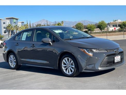 Used 2025 Toyota Corolla LE image 9