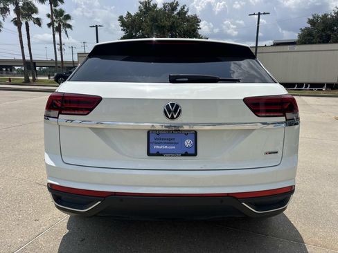 Used 2022 Volkswagen Atlas Cross Sport SE w/ Black Wheel Package AWD/4WD image 6