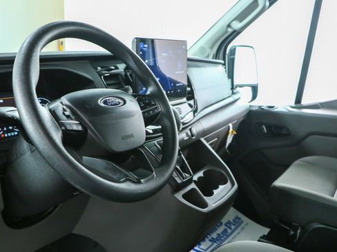 Used 2025 Ford Transit 350 XLT RWD image 22