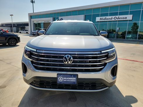 New 2026 Volkswagen Atlas SE FWD image 2
