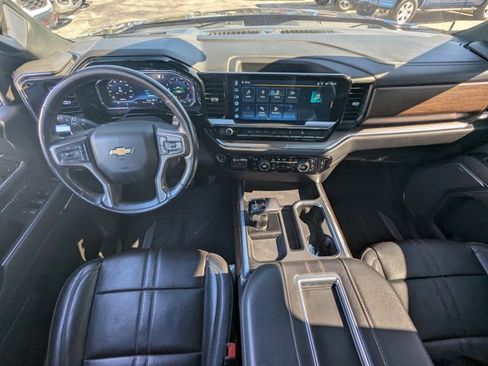 Used 2022 Chevrolet Silverado 1500 High Country w/ High Country Premium Package image 16