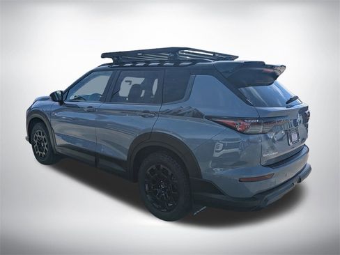 New 2025 Mitsubishi Outlander S image 6