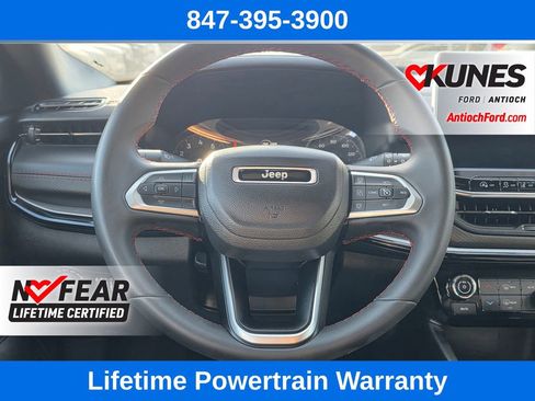 Used 2025 Jeep Compass Trailhawk AWD/4WD image 35