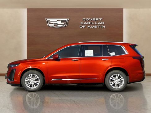 New 2025 Cadillac XT6 Luxury image 4