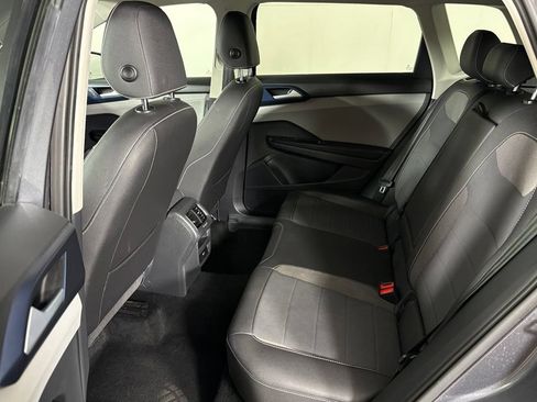 Used 2024 Volkswagen Taos SE FWD image 41