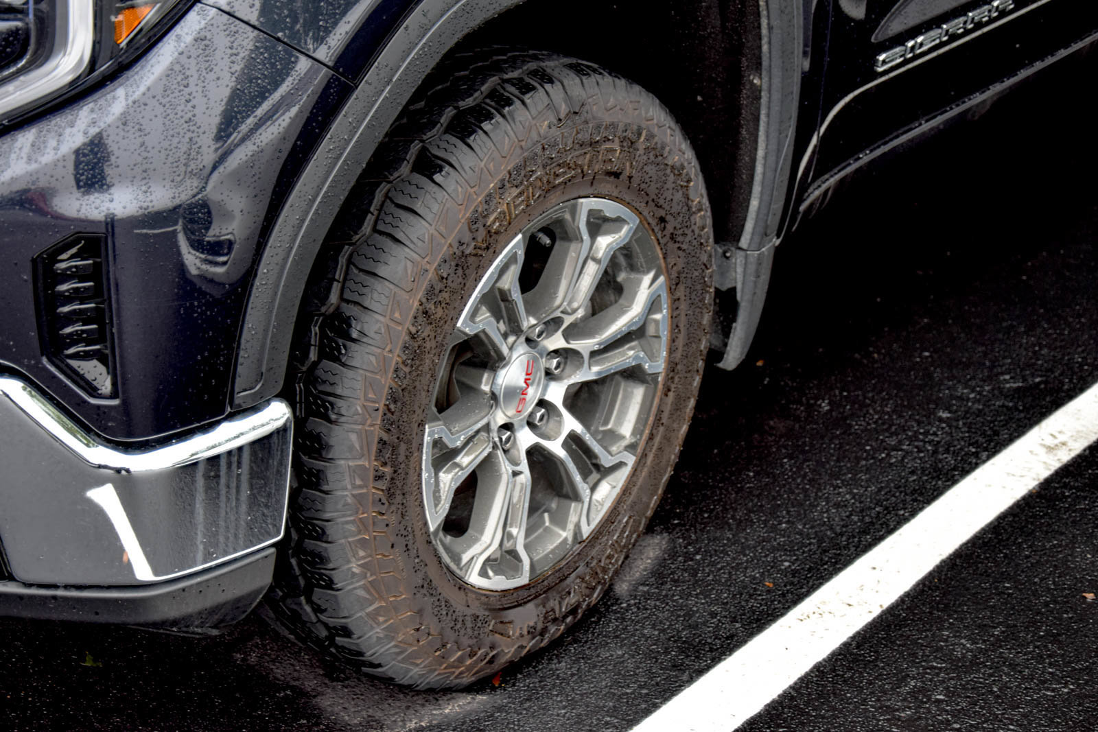 Used 2025 GMC Sierra 1500 SLT AWD/4WD image 11