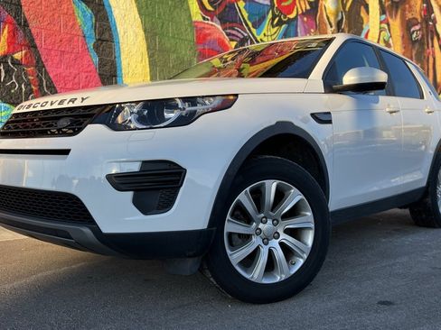 Used 2019 Land Rover Discovery Sport SE image 13