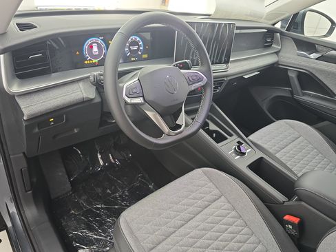 New 2025 Volkswagen Tiguan S image 15