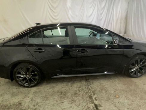 Used 2025 Toyota Corolla SE image 9