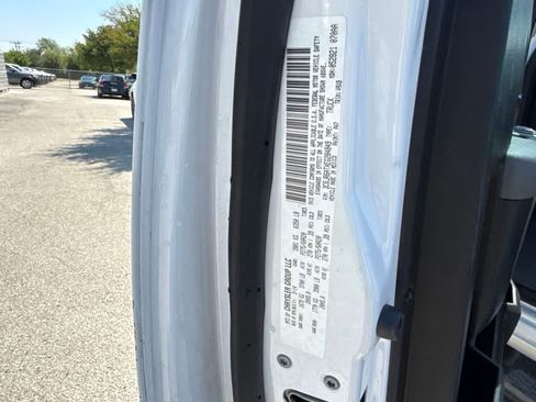 Used 2014 RAM 1500 Express RWD image 25